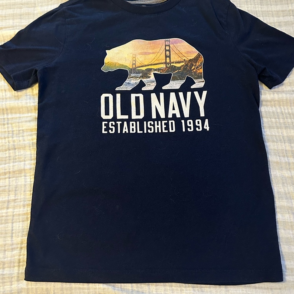 Old Navy Men's Black Graphic Tee with Bear Design